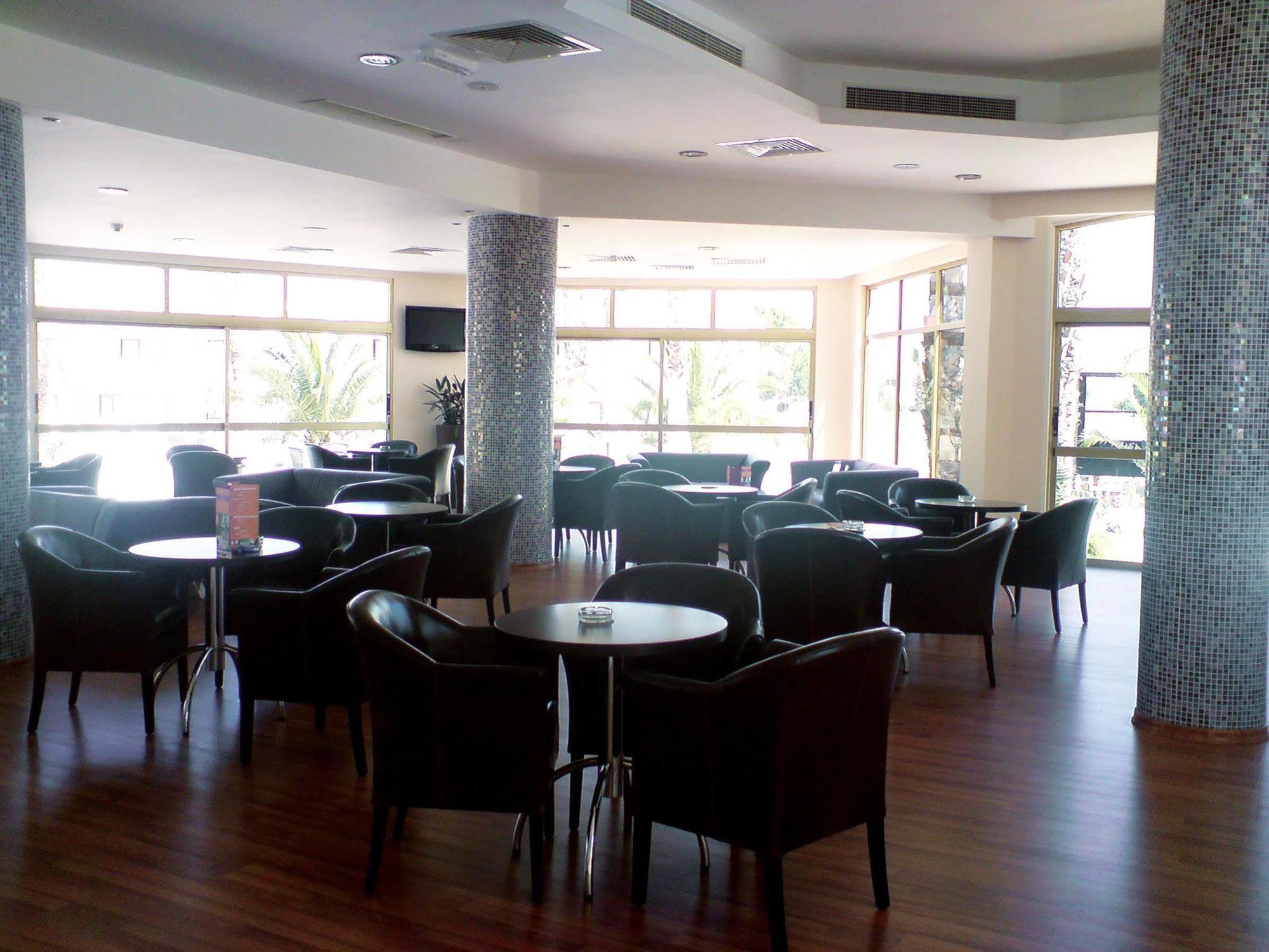 Crown Resorts Henipa Larnaca Zewnętrze zdjęcie